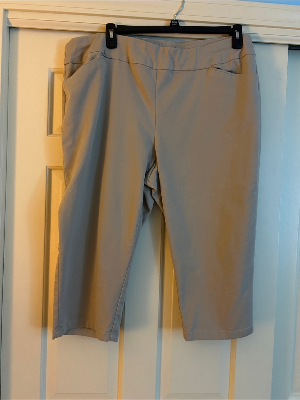 croft & barrow Women's Beige Capris